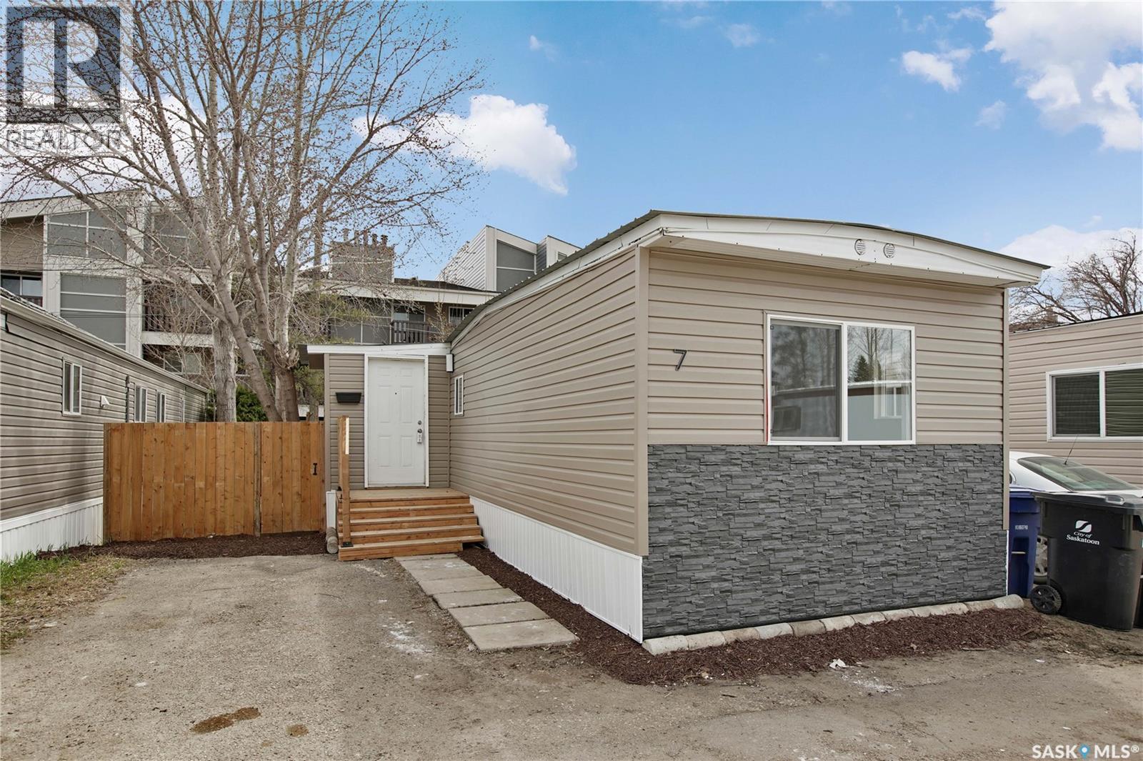 7 321 Dunlop STREET