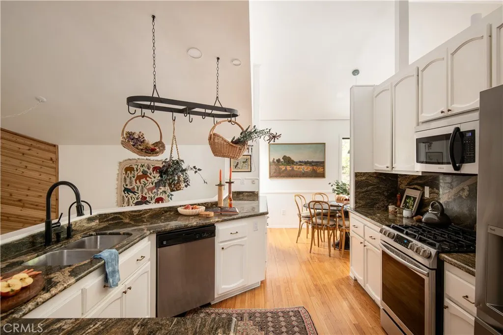 Additional image 8 of 27322 Matterhorn Dr, Lake Arrowhead, CA 92352