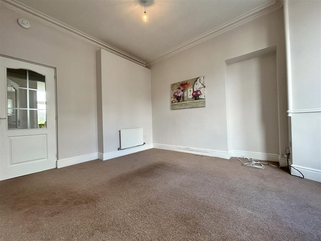 2 bed flat to rentNeedless Road, Perth PH2 photo 5