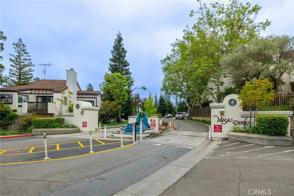 21239 Gary Dr Unit 206, Castro Valley, CA 94546