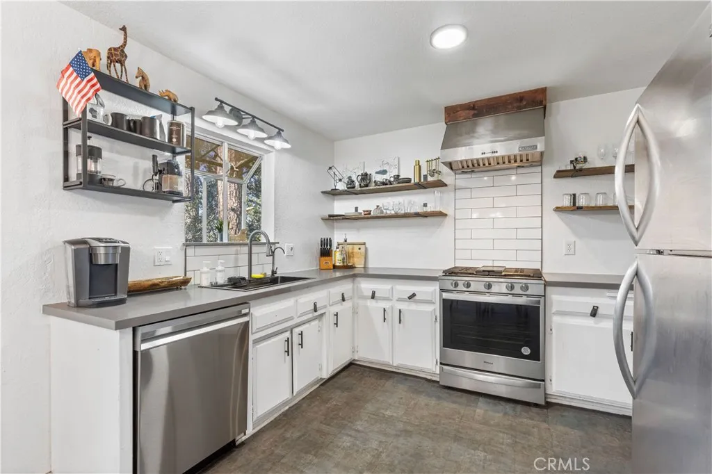 Additional image 8 of 24556 Geneva Drive, Crestline, CA 92325