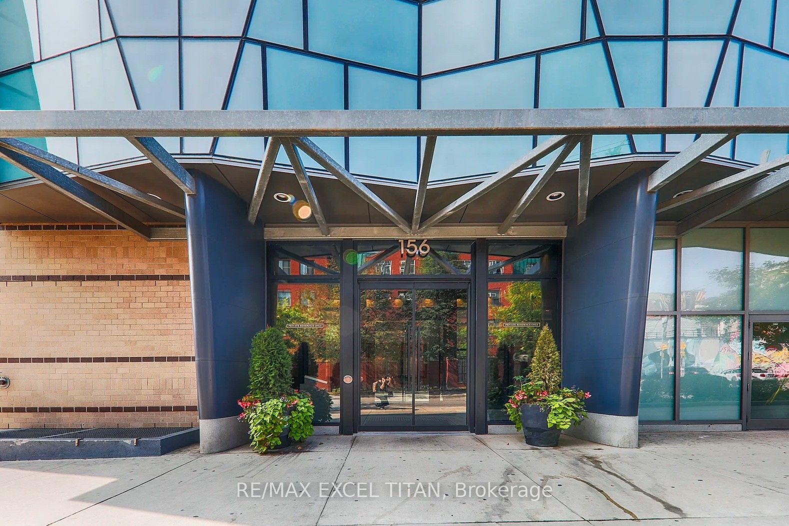 Additional image 3 of 417-156 Portland Street, Toronto, ON, M5V 0G1