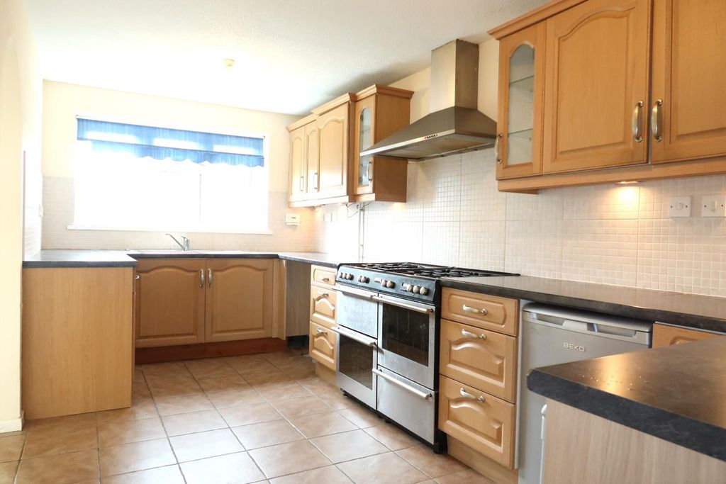 Additional image 7 of 4 bed property to rentSpencer Drive, Llandough, Penarth CF64
