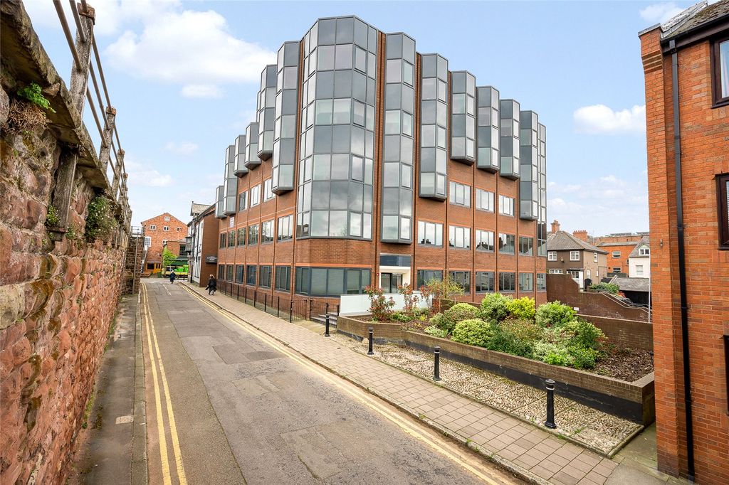 2 bed flat to rentFiremans Square, Chester, Cheshire CH1