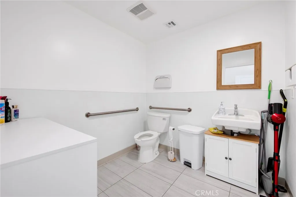 Additional image 23 of 7831 Foothill Boulevard, Sunland, CA 91040