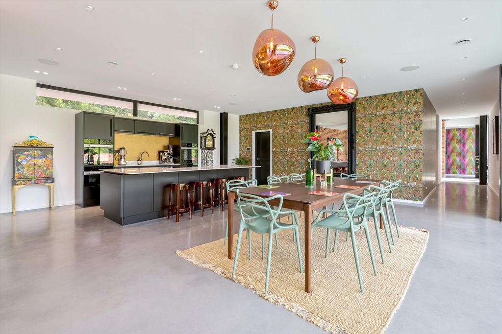 Additional image 7 of 5 bed detached house to rentLondon Road, Windlesham, Surrey GU20