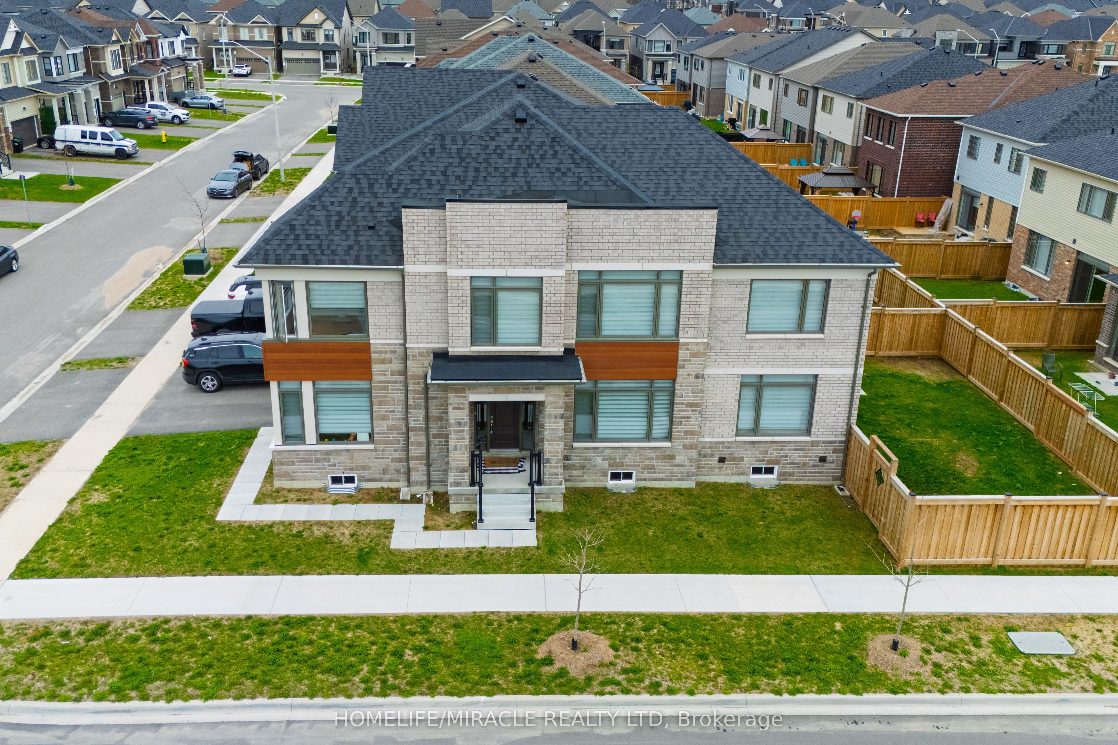 17 Ludlow Drive, Barrie, ON, L9J 0L8