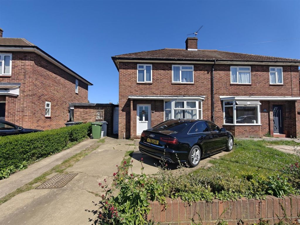 3 bed semi-detached house to rentElmfield Road, Dogsthorpe, Peterborough PE1