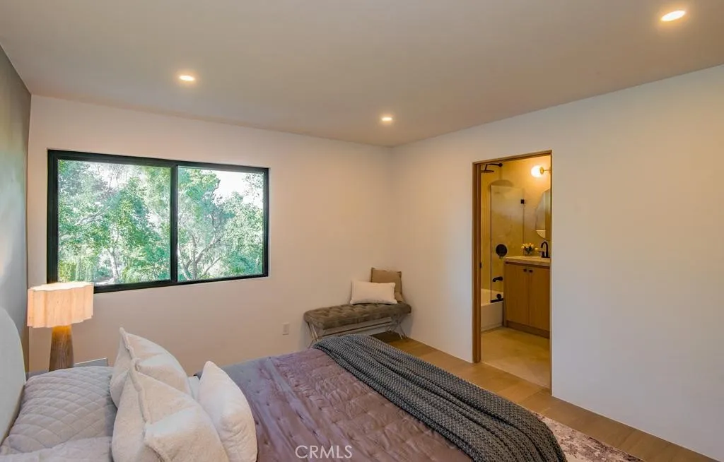 Additional image 117 of 24245 Hatteras St, Woodland Hills, CA 91367