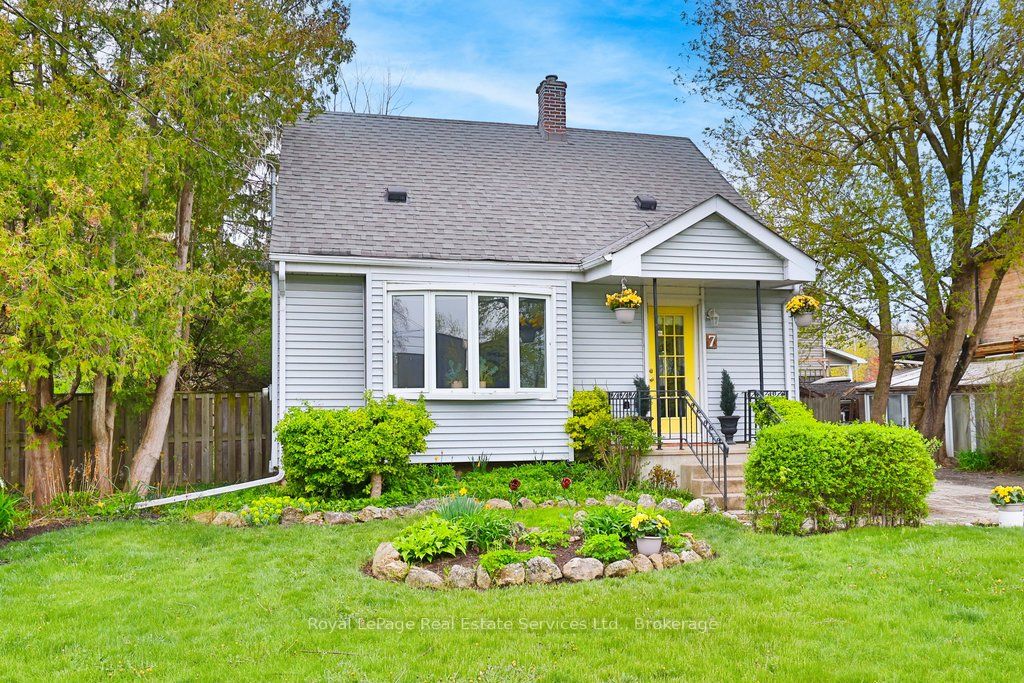 7 Stewart Street, Oakville, ON, L6K 1X3