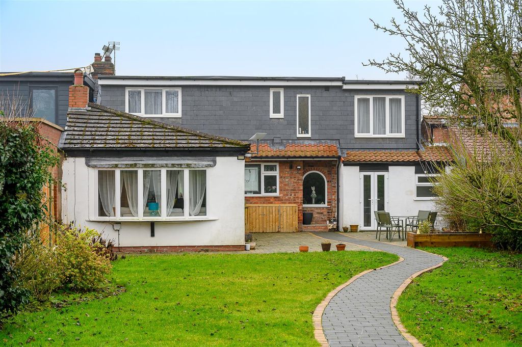 Additional image 19 of 5 bed semi-detached house to rentHopgrove Lane North, Malton Rd, York YO32