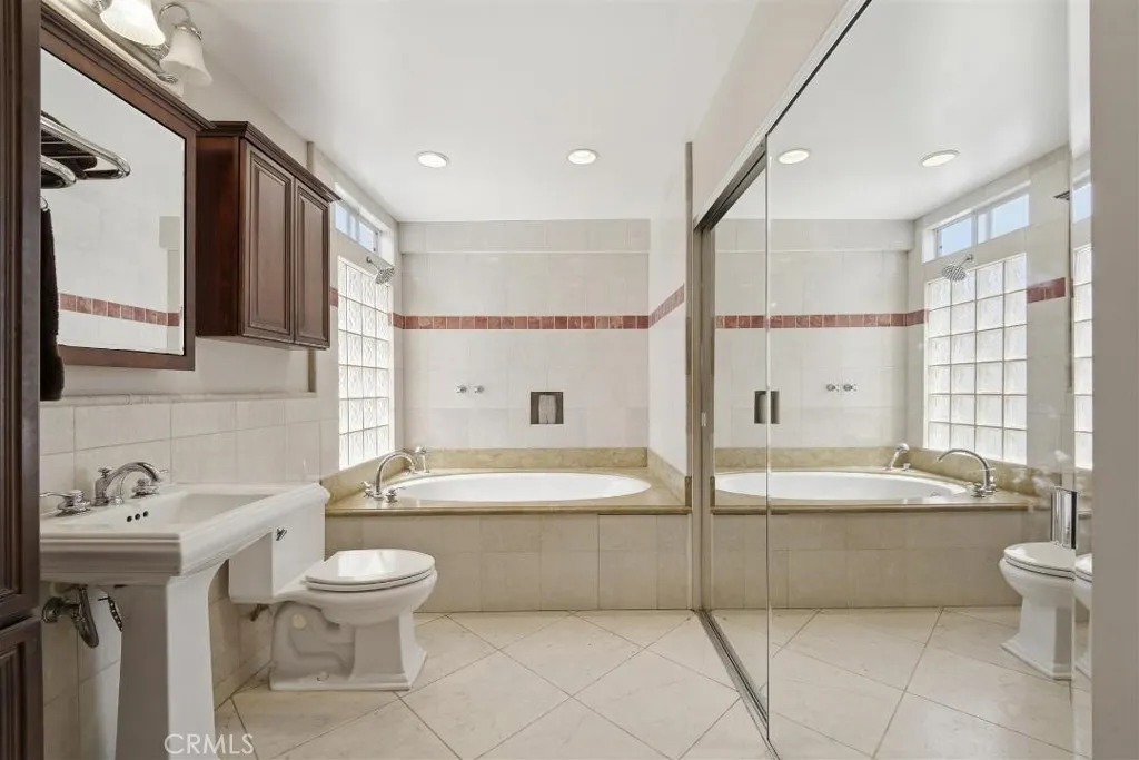 Additional image 52 of 59 Saratoga, Newport Beach, CA 92660