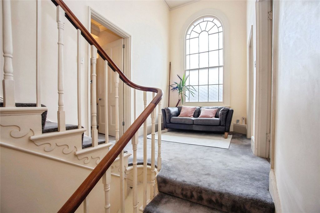 Additional image 5 of 3 bed flat to rentBerkeley Street, Cheltenham, Gloucestershire GL52