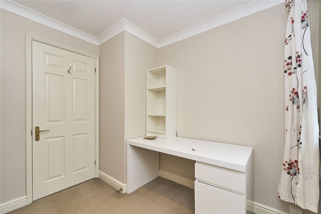 Additional image 32 of 4 bed detached house to rentSaint Andrews Gardens, Cobham, Surrey KT11