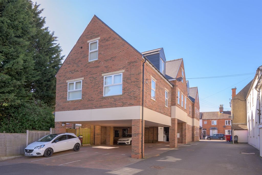 Additional image 2 of 10 bed flat for saleStation Road, Desborough, Kettering NN14