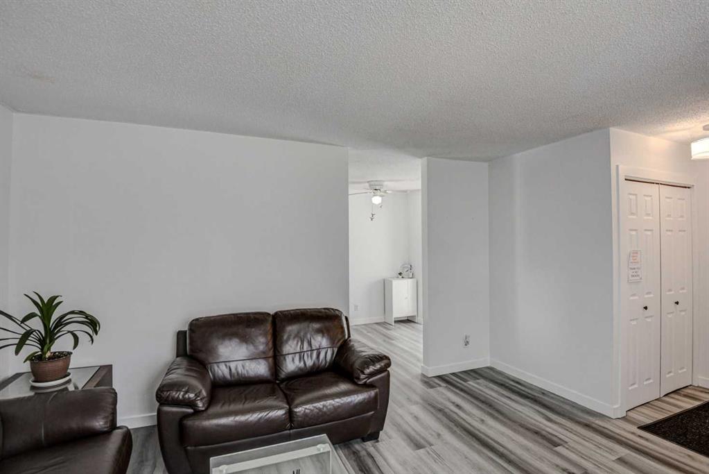 184 Erin Croft Crescent SE, Calgary, AB, T2B 2V1 photo 5