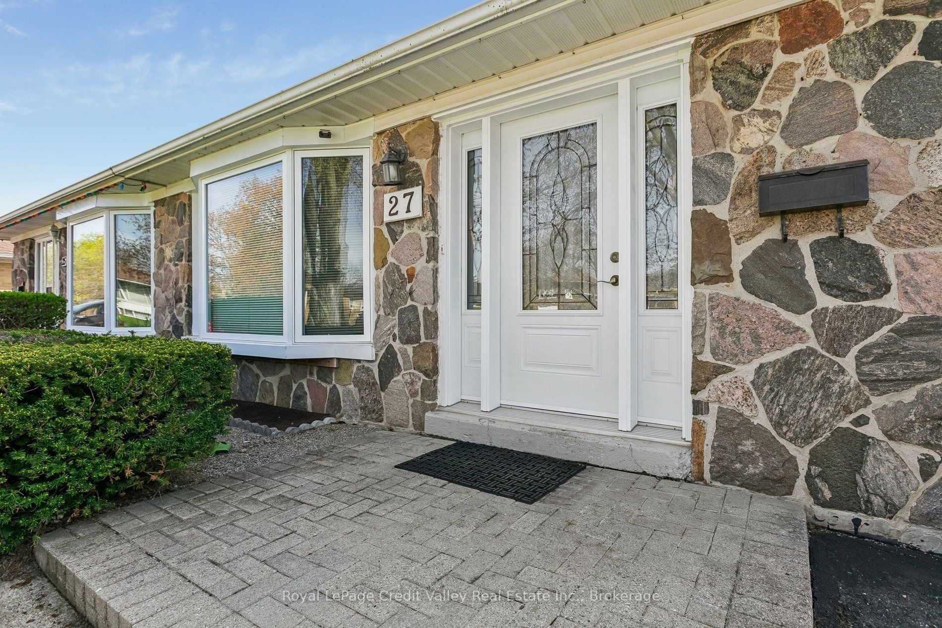27 Grange Drive, Brampton, ON, L6X 2H1 photo 3