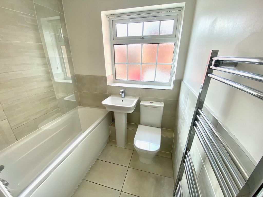 Additional image 7 of 2 bed flat to rentCavendish Court, Neston CH64