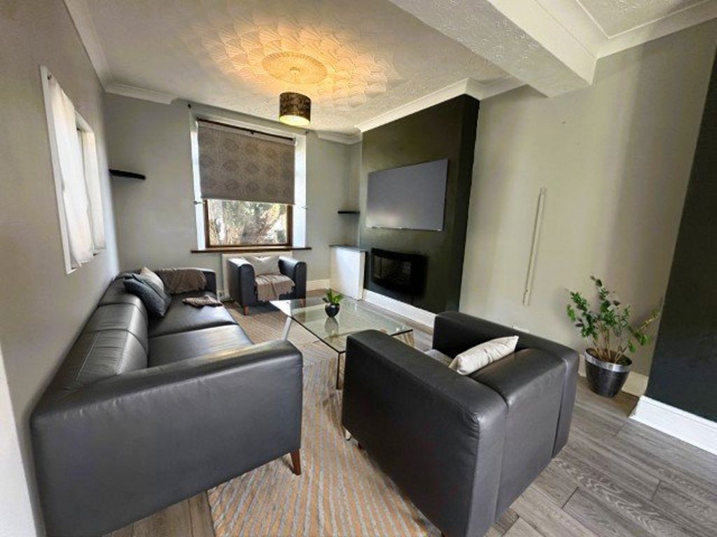 3 bed terraced house to rentGladstone Street, Abertillery NP13