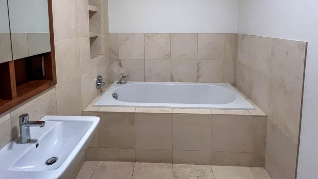 Additional image 11 of 2 bed flat to rentApt. 7 The Pavilions, Fairway Drive, Ramsey IM8