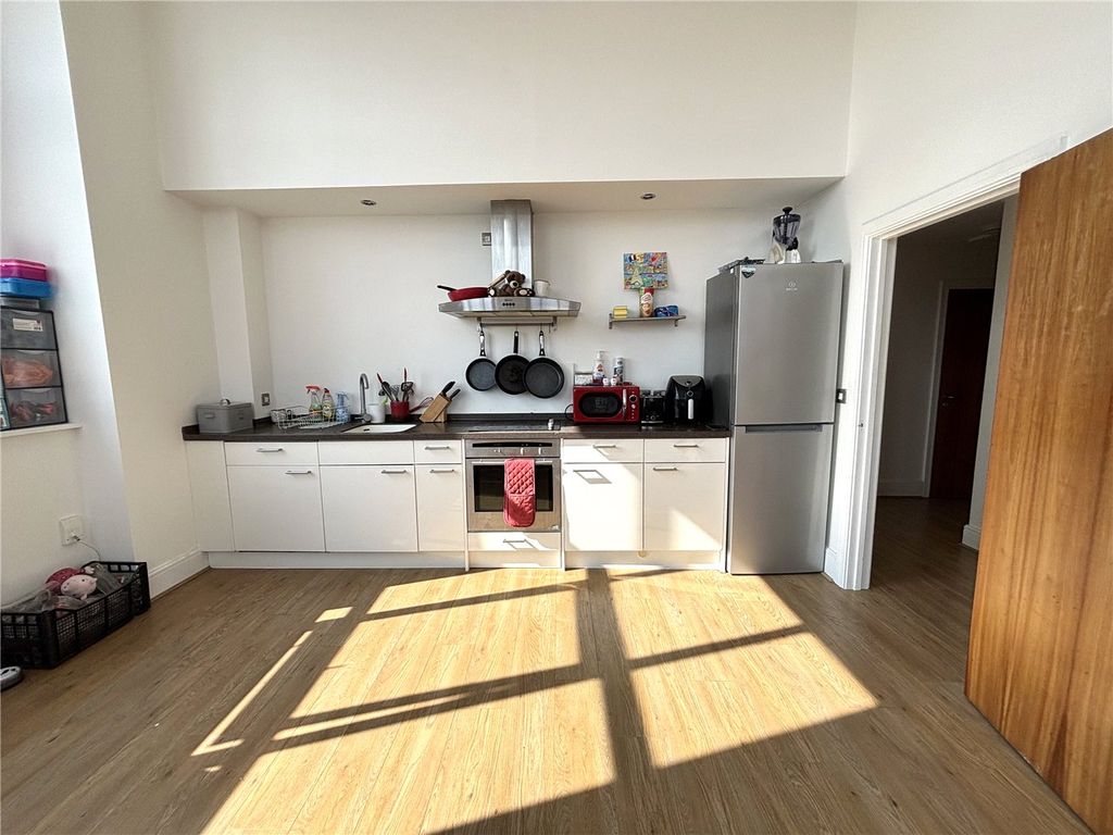 Additional image 2 of 2 bed flat for saleArtizan Road, Northampton, Northamptonshire NN1
