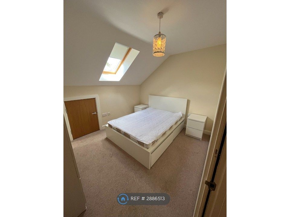 2 bed flat to rentY Bae, Bangor LL57 photo 5