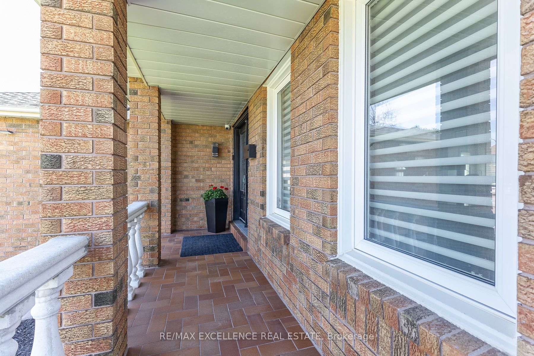 2 Pebble Beach Court, Brampton, ON, L6S 4E9 photo 4