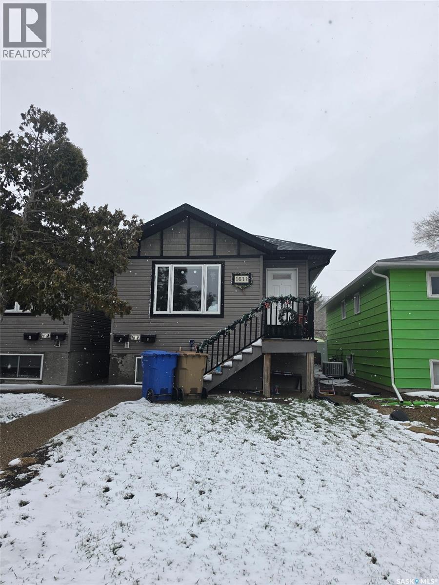 161 McIntyre STREET N