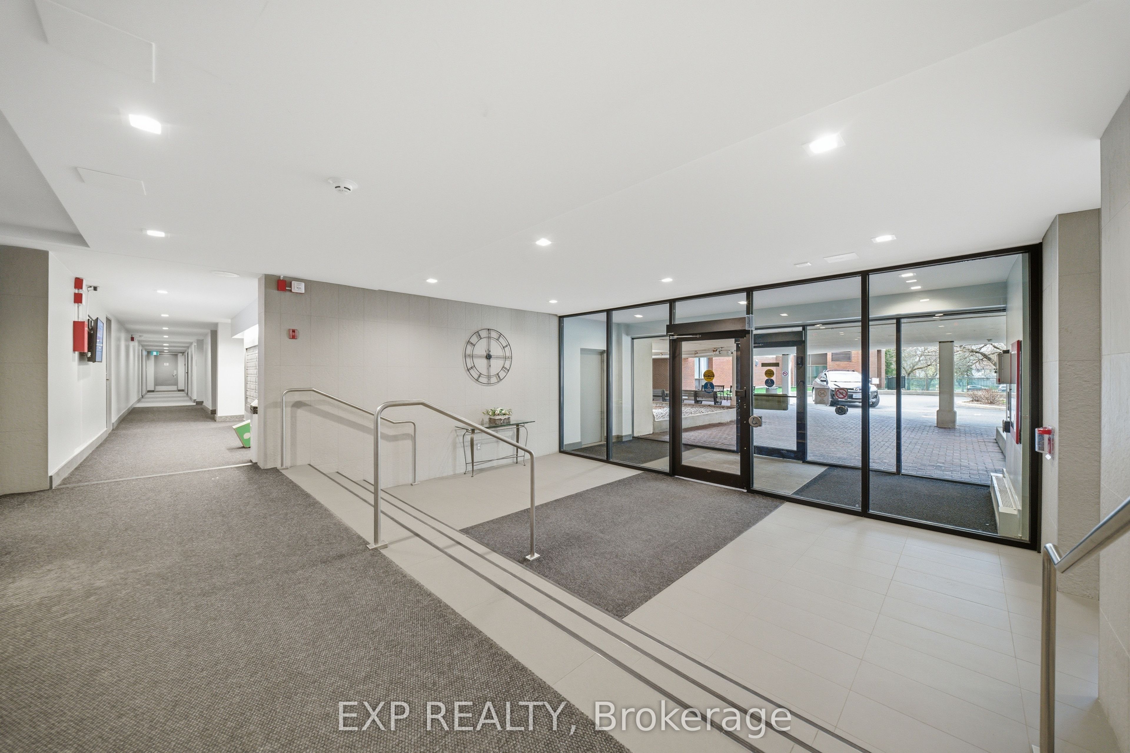 Additional image 3 of 1004-665 Bathgate Drive, Ottawa, ON, K1K 3Y4