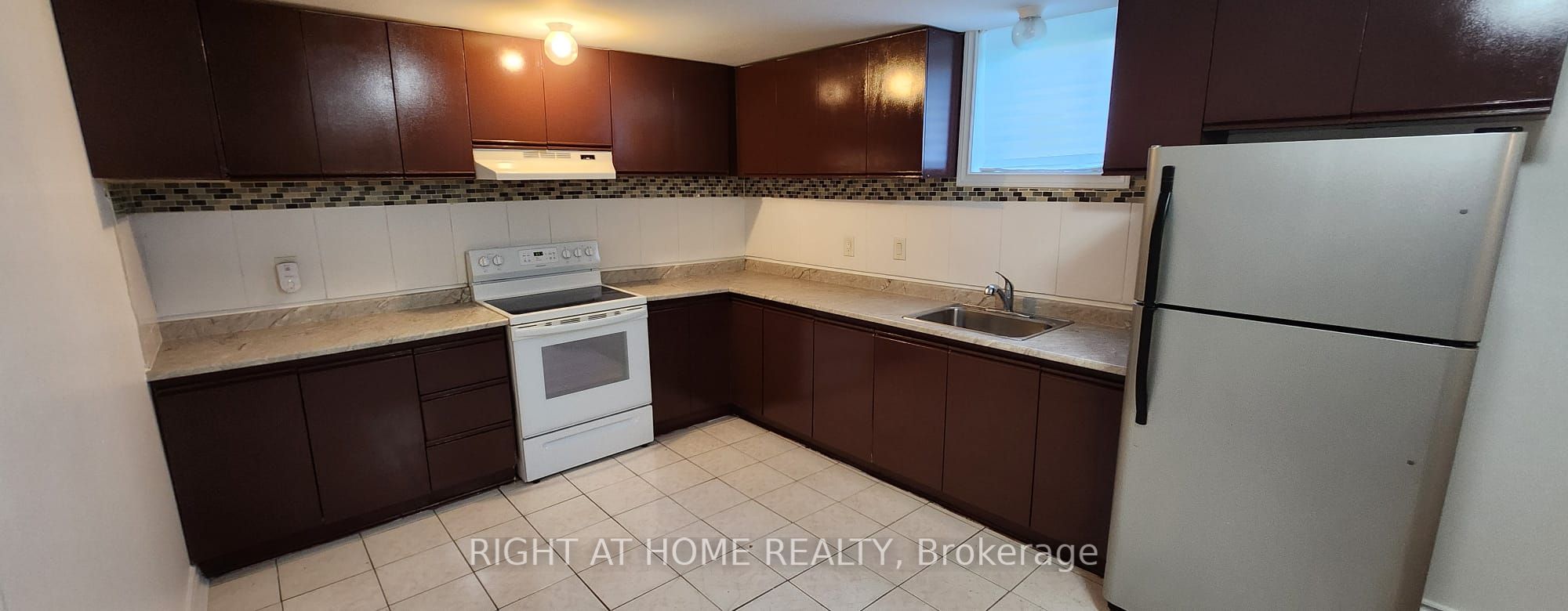 1-990 Midland Avenue, Toronto, ON, M1K 4G6