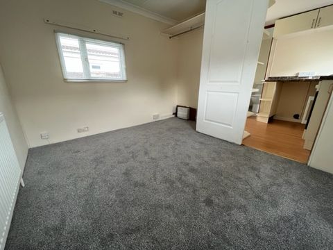 Moorgreen Road, Southampton SO30
