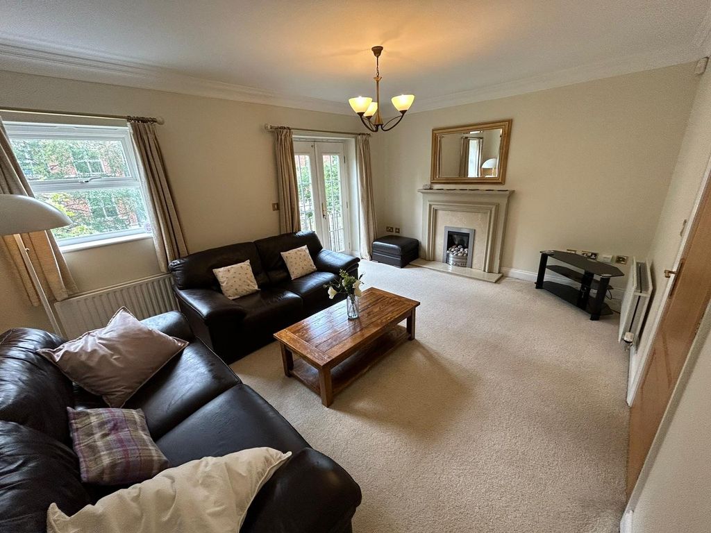 Additional image 2 of 4 bed detached house to rentCarisbrooke Road, Leeds, West Yorkshire LS16
