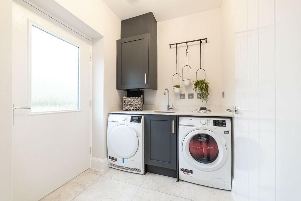 Additional image 6 of 4 bed town house to rentBridle Close, Exeter EX2