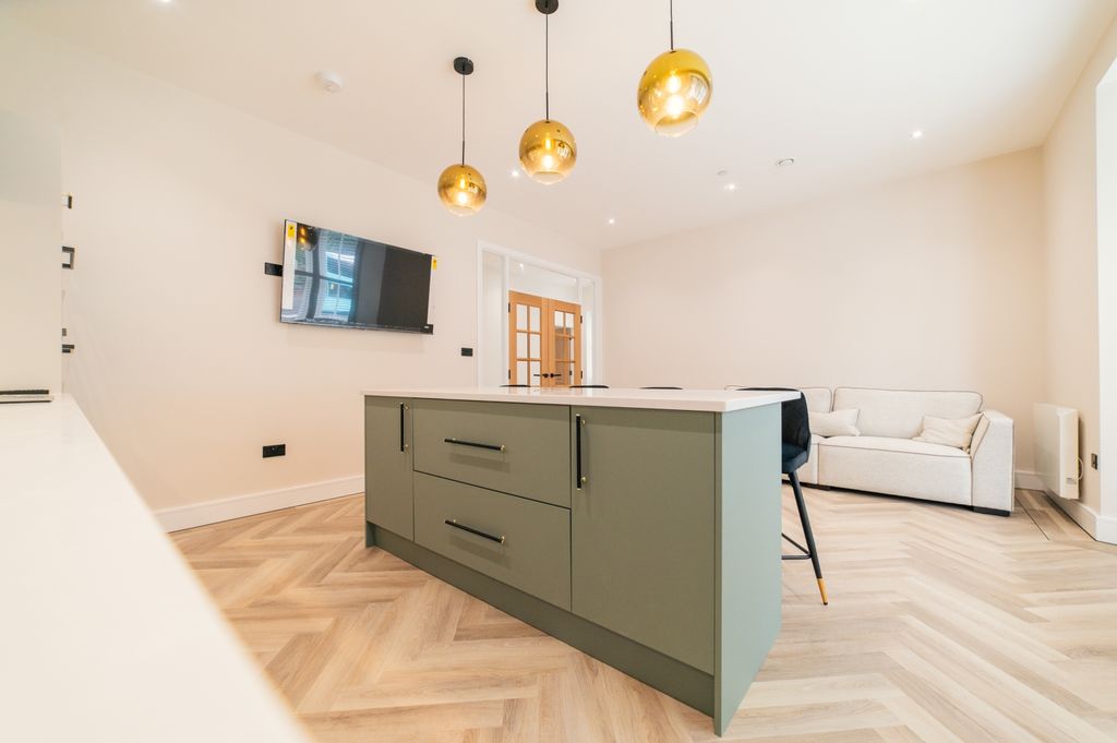 Additional image 12 of 3 bed flat to rentPark Place, City Centre CF10
