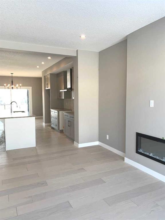 Additional image 3 of 160 Crimson Ridge Place NW, Calgary, AB, T3L 0K4