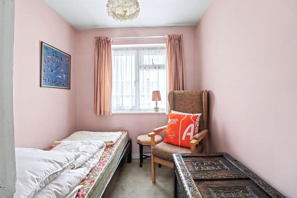 Additional image 10 of 3 bed semi-detached house for saleCoulsdon Road, Hedge End SO30
