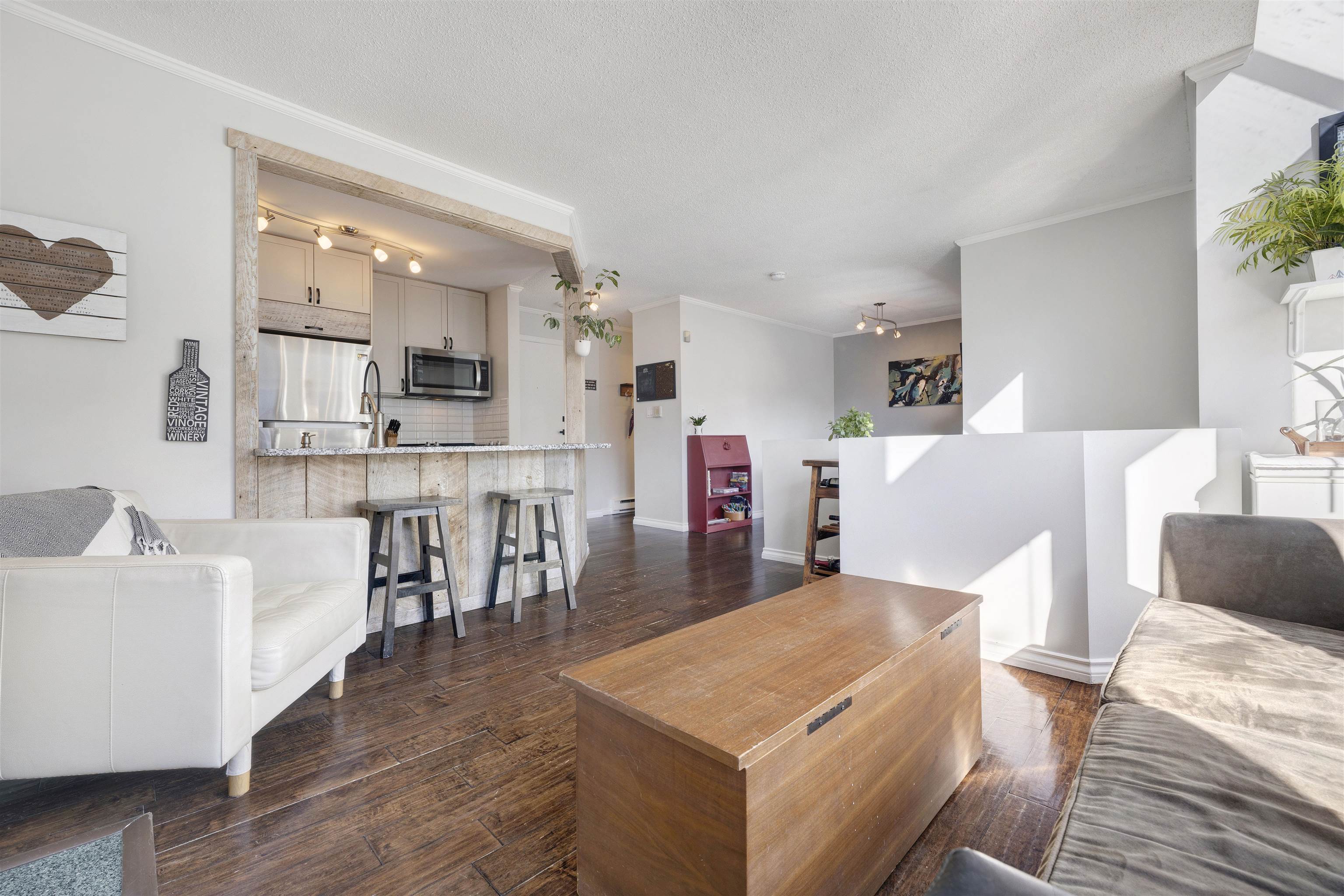 309-3721 Delbrook Avenue, North Vancouver, BC, V7N 3Z4