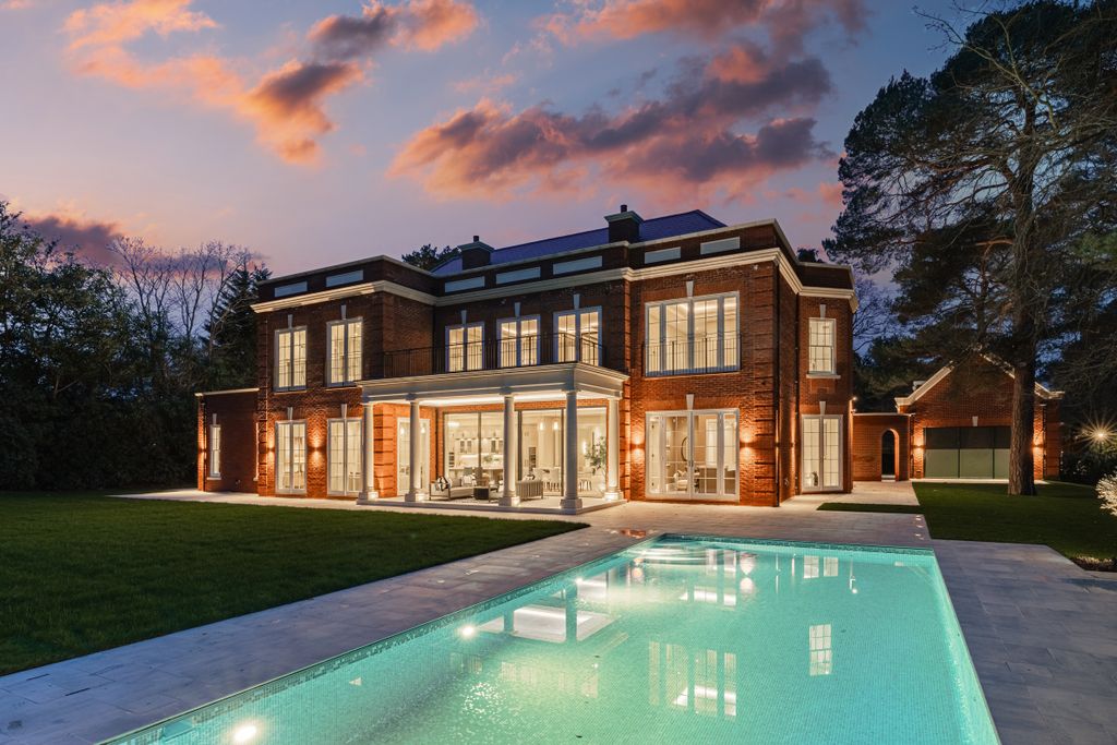 Additional image 4 of 6 bed property for saleEast Road, St George’S Hill, Surrey KT13
