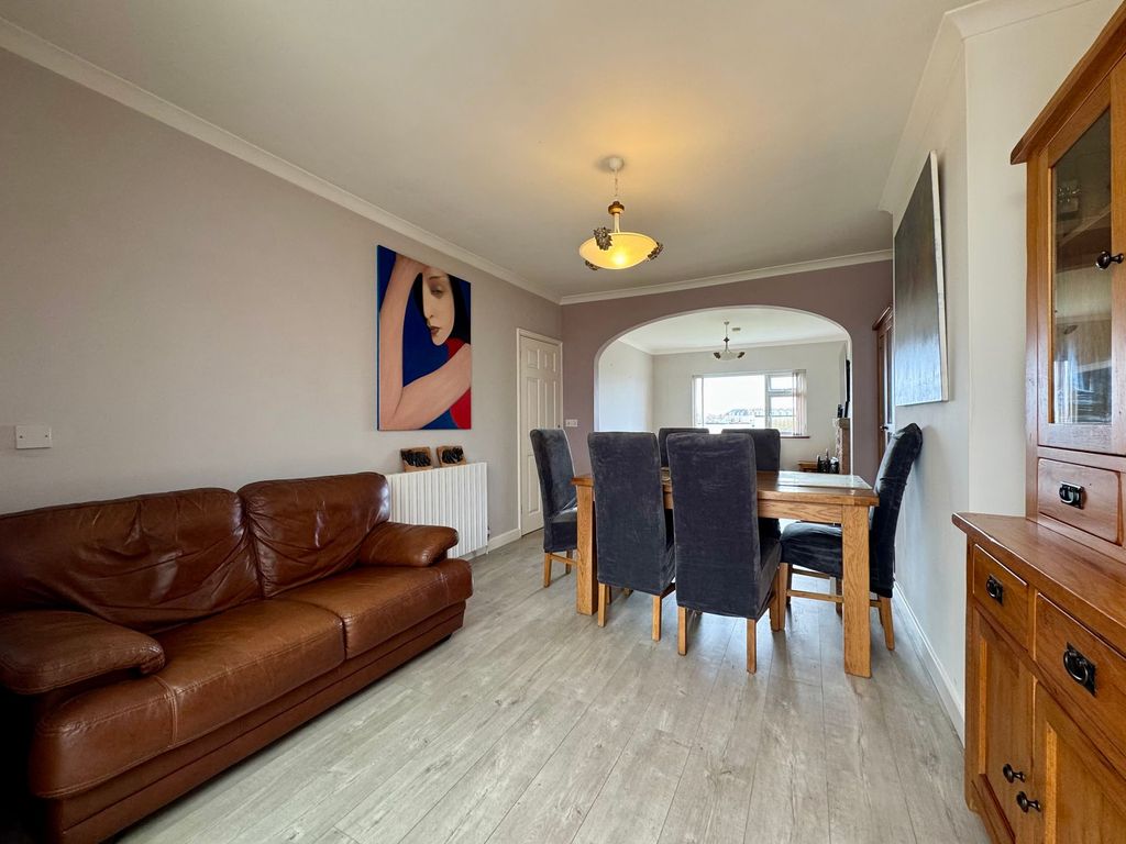 Additional image 4 of 3 bed property to rent13 Pied Du Cotil, St Helier JE2