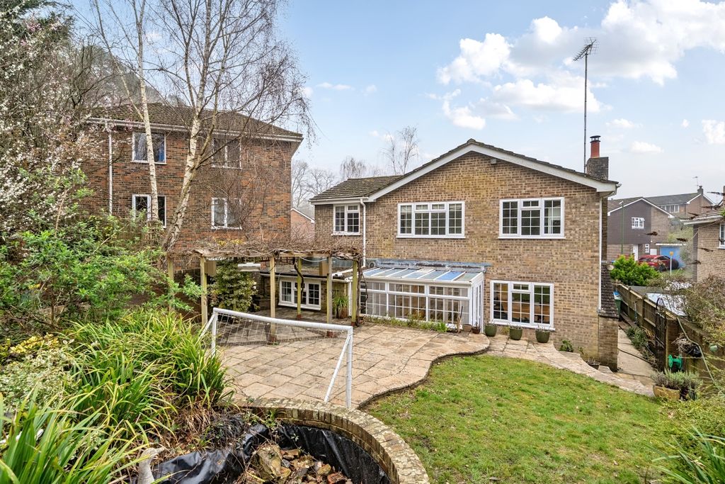 Additional image 8 of 5 bed detached house to rentDrummond Close, Haywards Heath RH16
