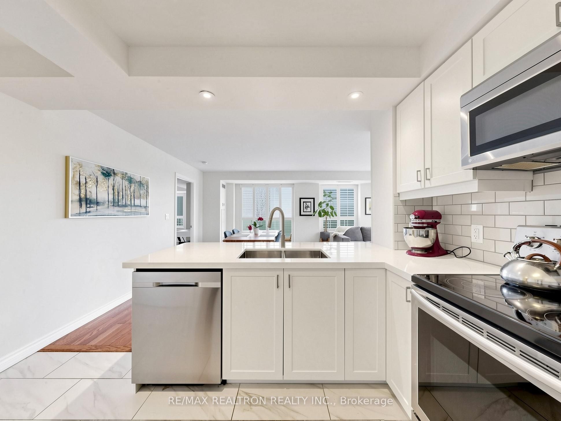 Additional image 3 of 414-16 Dallimore Circle, Toronto, ON, M3C 4C4