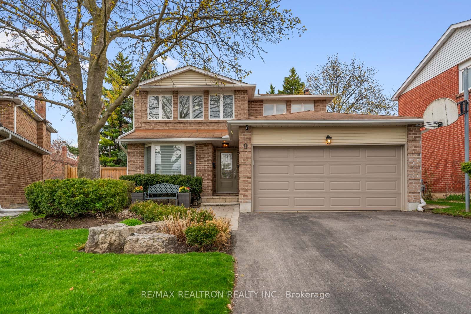 9 Whittington Court, Markham, ON, L3T 7C5