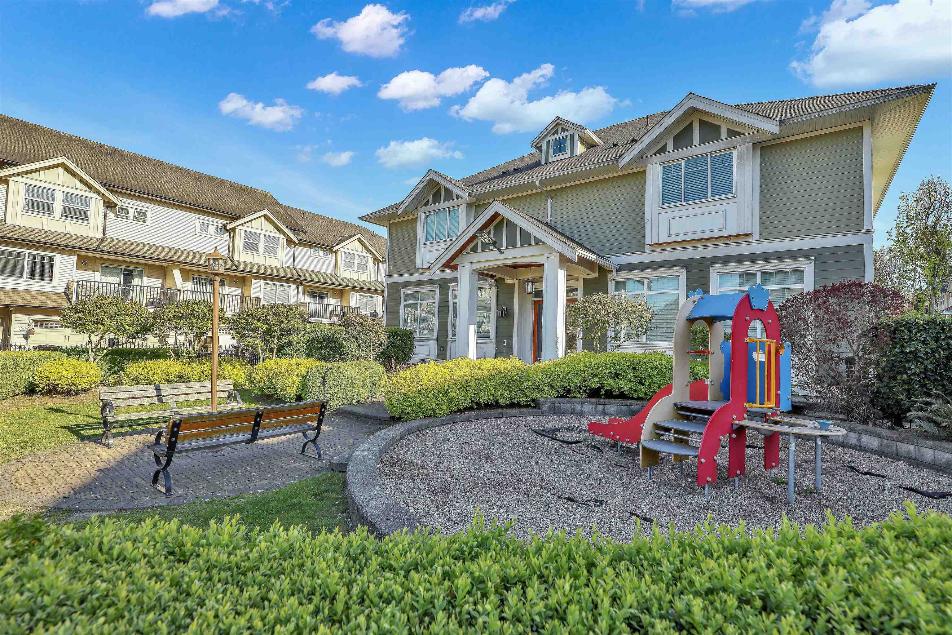 49-8358 121a Street, Surrey, BC, V3W 1T6