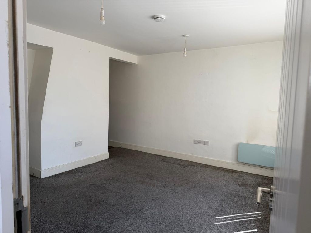 Additional image 9 of 8 bed flat to rentComberton Road, Kidderminster DY10