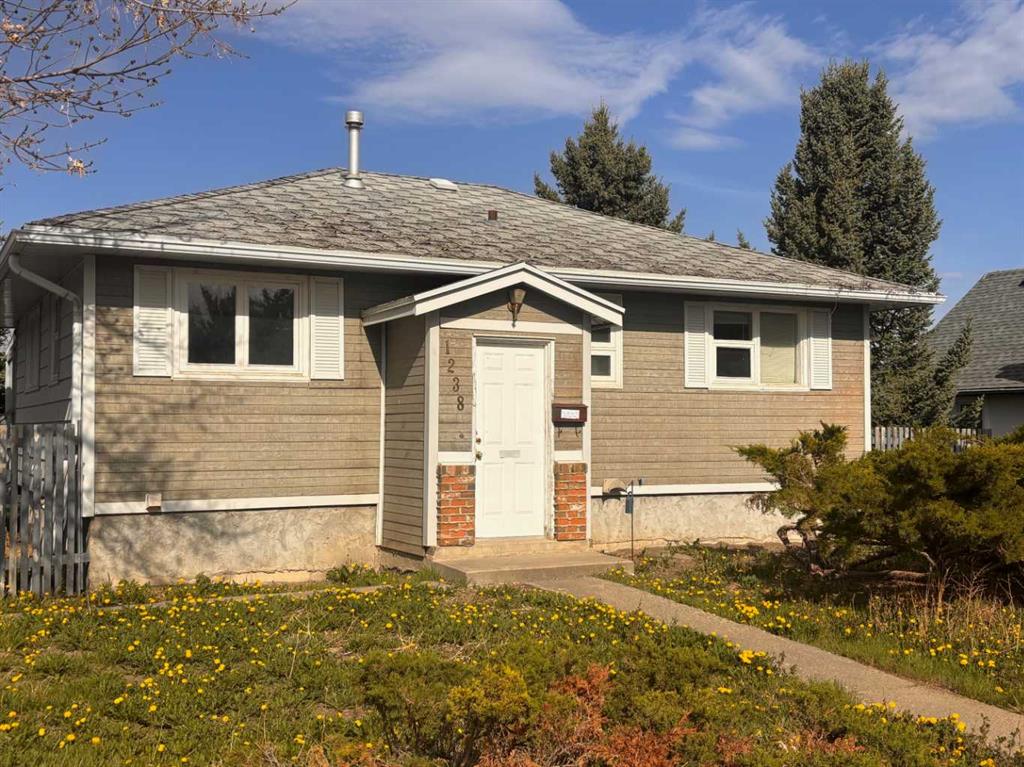 Additional image 2 of 1238 8 Street N, Lethbridge, AB, T1H 1Z4