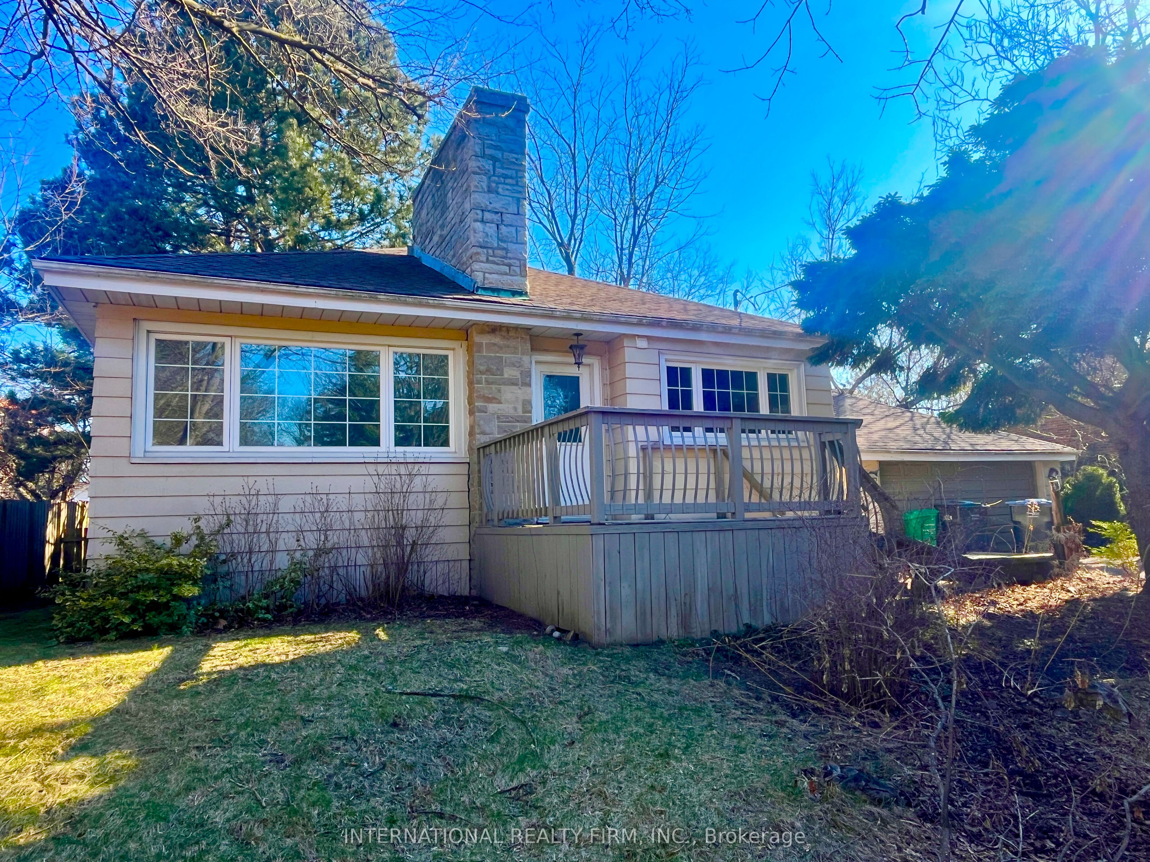 2143 Grange Drive, Mississauga, ON, L5B 1P4