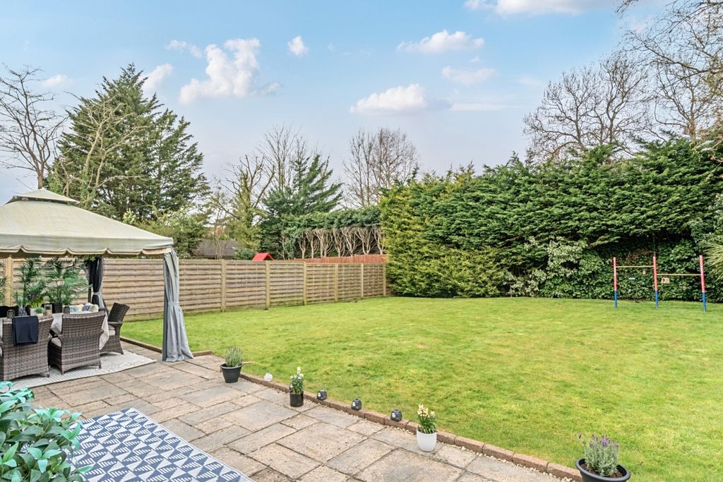 Additional image 9 of 5 bed detached house to rentBarnet Road, Arkley, Barnet EN5