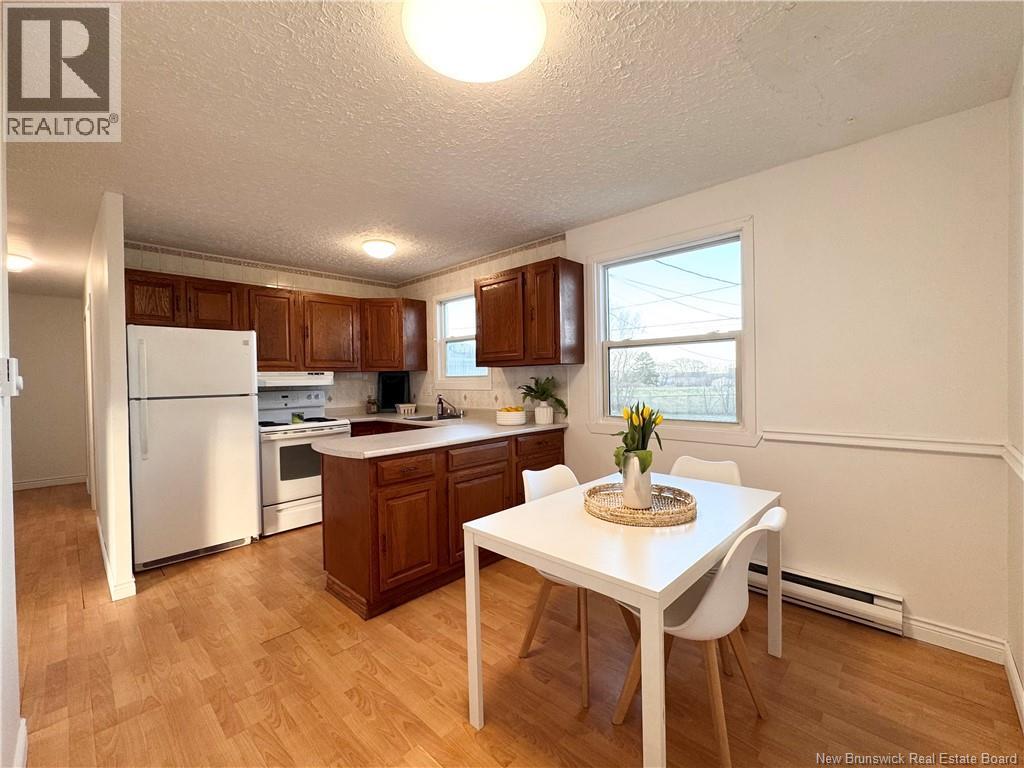 Additional image 5 of 355 Beaconsfield Crescent, Saint John, NB, E2M2H7