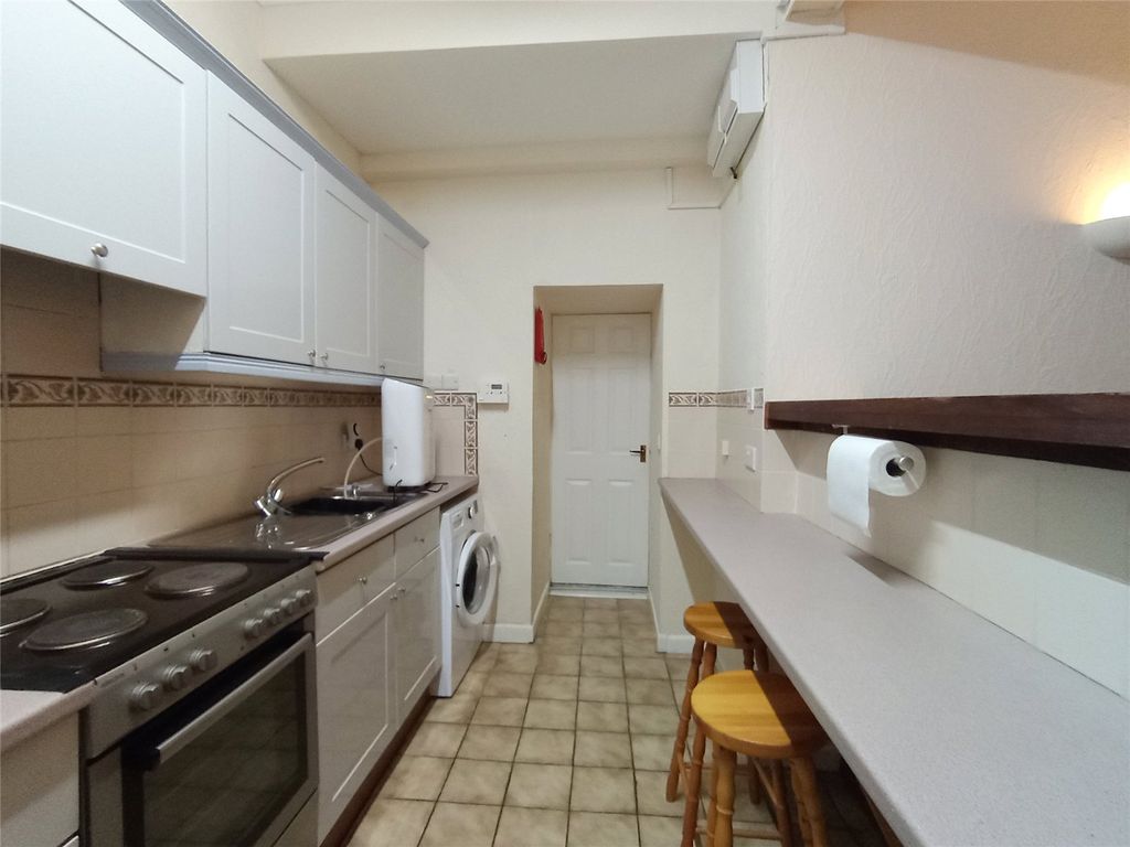 Additional image 11 of 1 bed flat to rentCourt Flat Paragon Court, The Paragon, Tenby, Pembrokeshire SA70