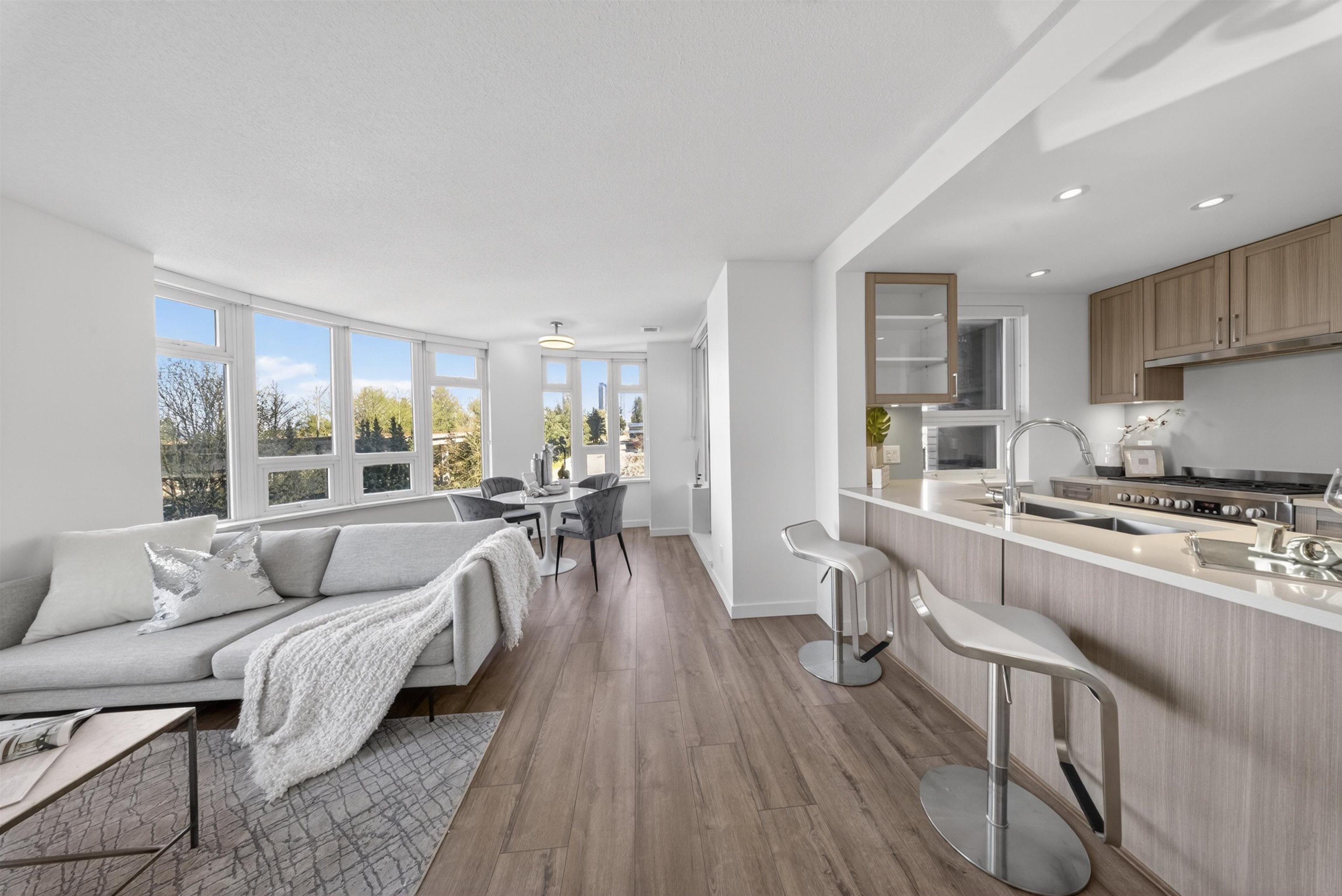 713-5470 Ormidale Street, Vancouver, BC, V5R 0G6